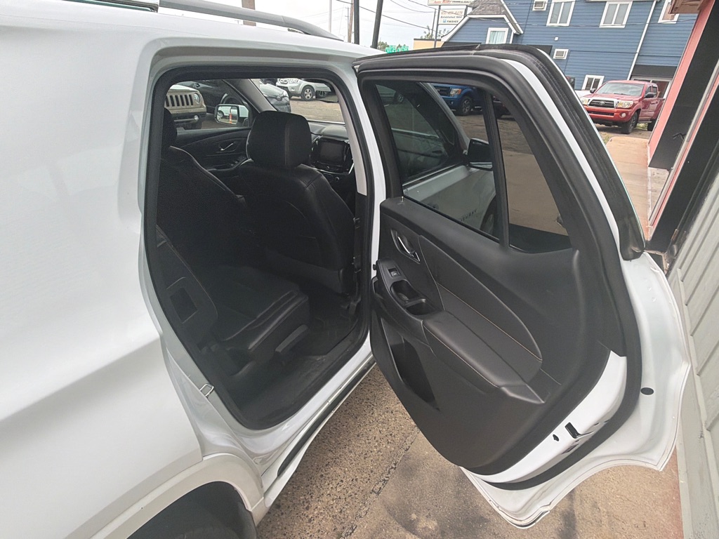 Photo 6 of this CHEVROLET TRAVERSE