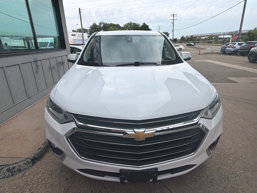 Photo 2 of this CHEVROLET TRAVERSE