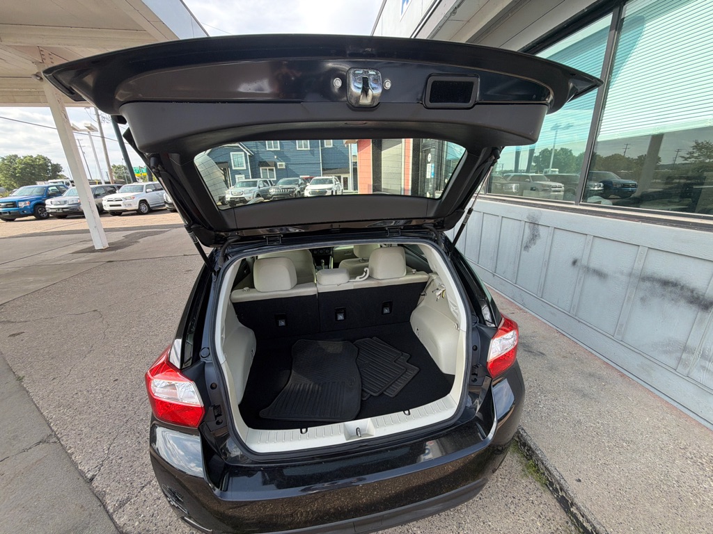 Photo 8 of this SUBARU IMPREZA