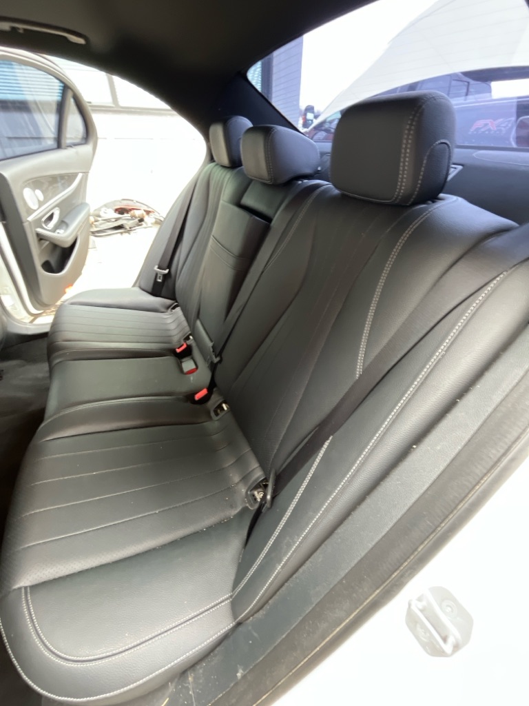 Photo 9 of this MERCEDES-BENZ E-CLASS