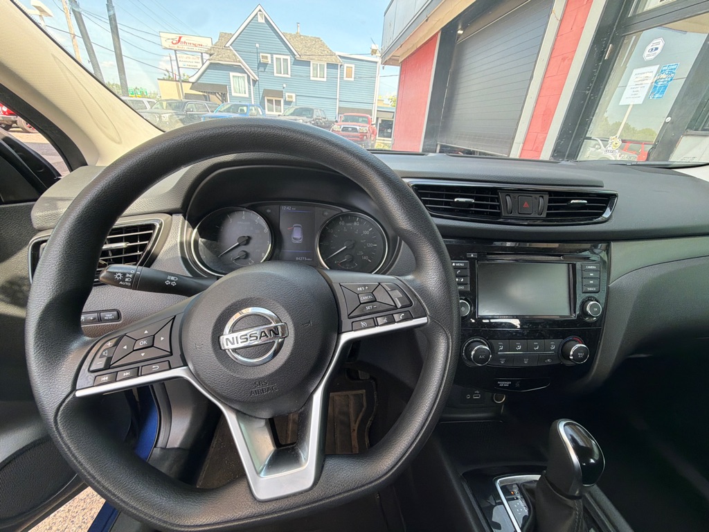 Photo 15 of this NISSAN ROGUE SPORT
