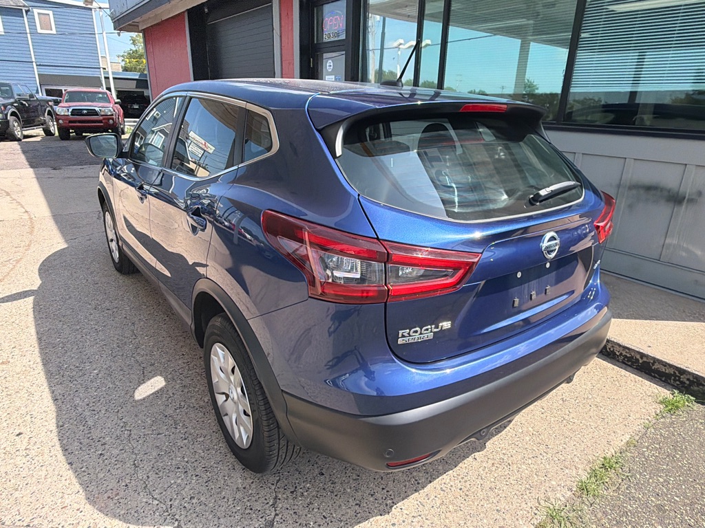 Photo 3 of this NISSAN ROGUE SPORT