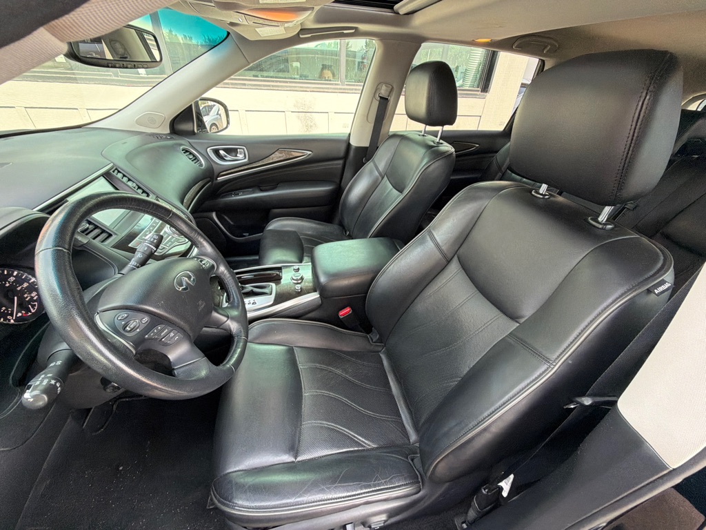 Photo 10 of this INFINITI QX60
