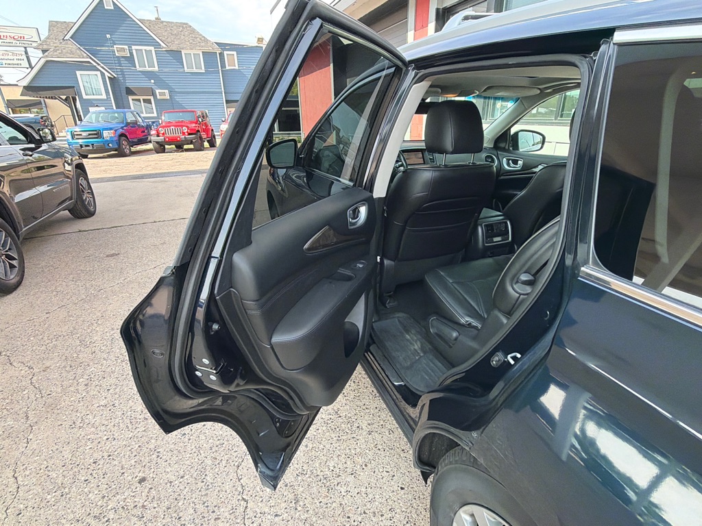 Photo 7 of this INFINITI QX60