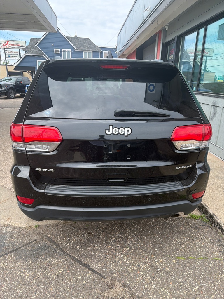 Photo 3 of this JEEP GRAND CHEROKEE