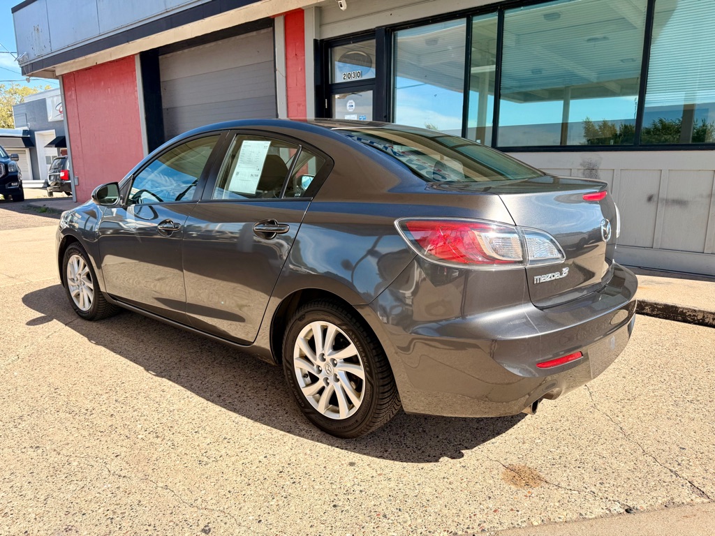 Photo 5 of this MAZDA 3