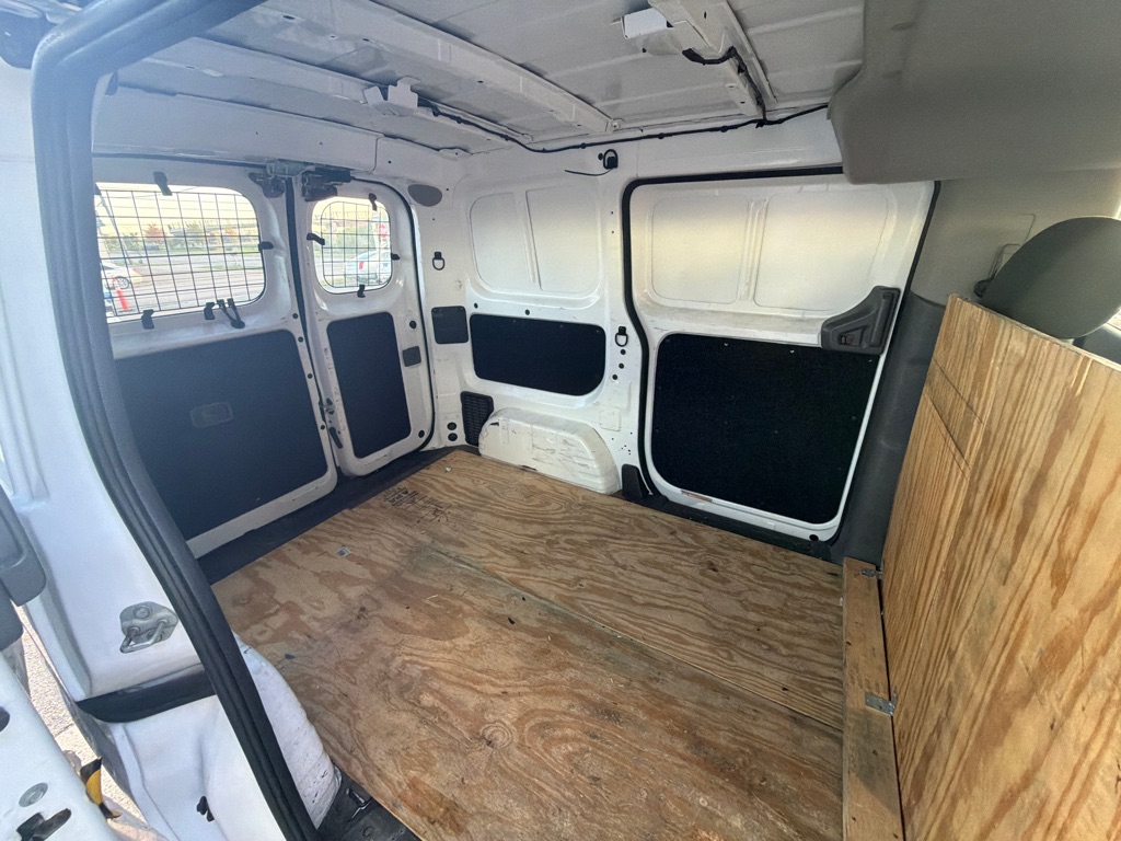 Photo 7 of this NISSAN NV200