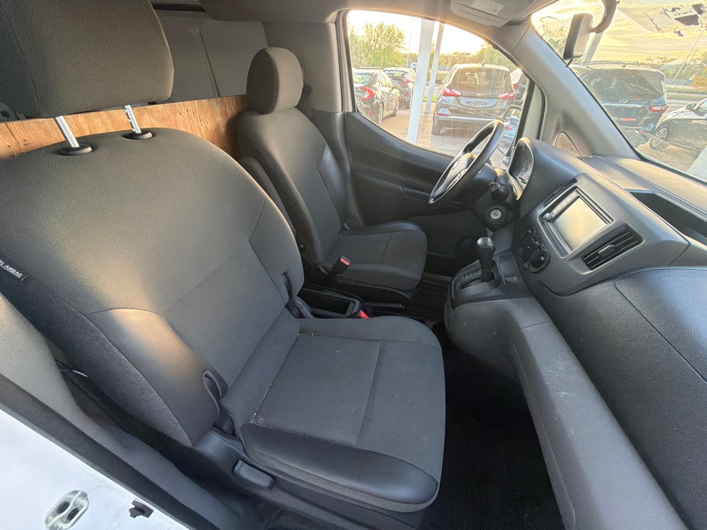Photo 9 of this NISSAN NV200