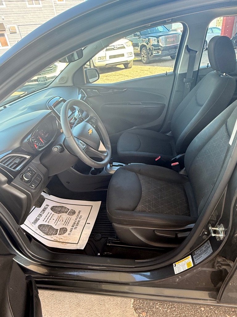Photo 8 of this CHEVROLET SPARK