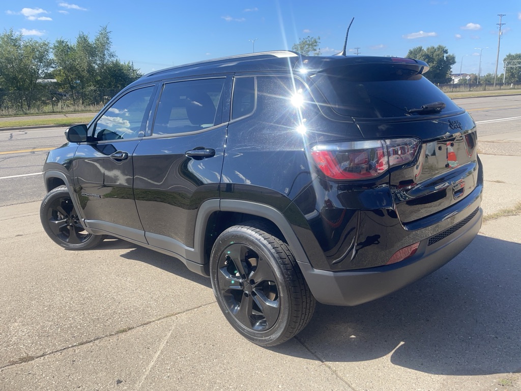 Photo 4 of this JEEP COMPASS