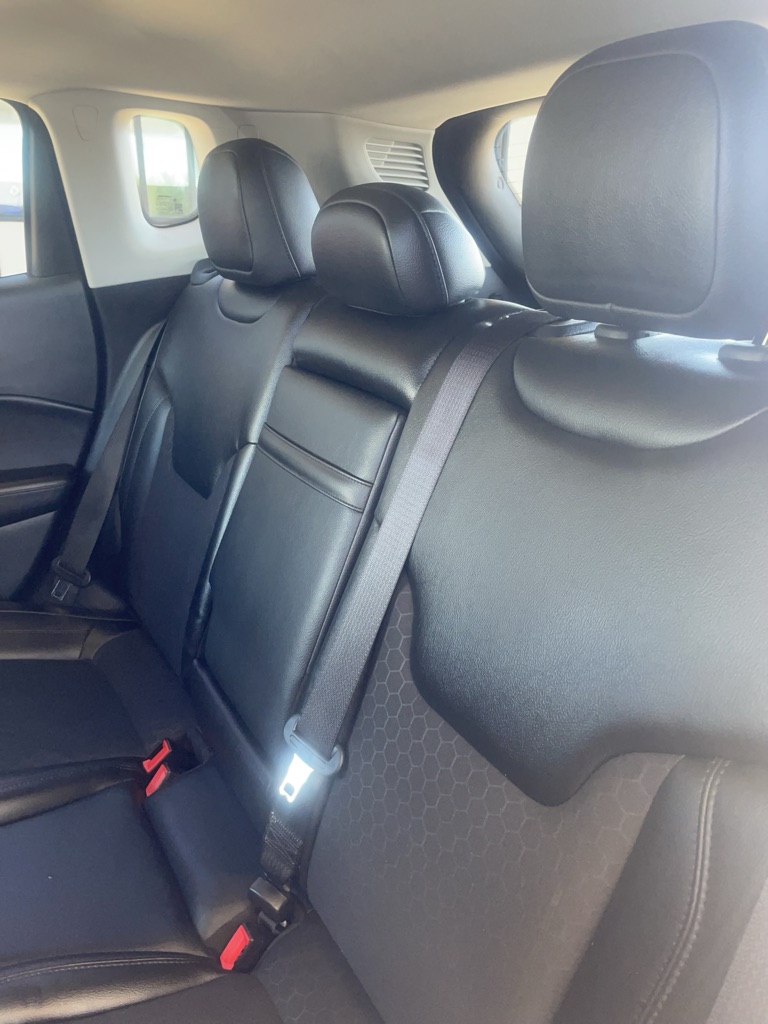 Photo 12 of this JEEP COMPASS