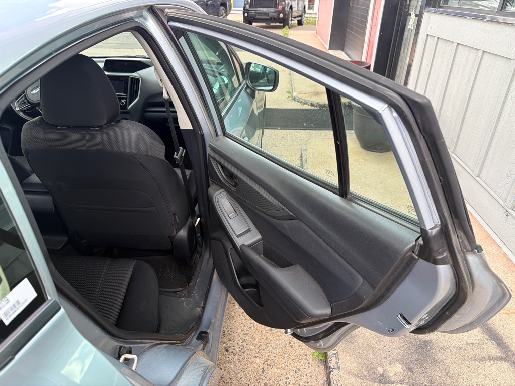 Photo 6 of this SUBARU IMPREZA