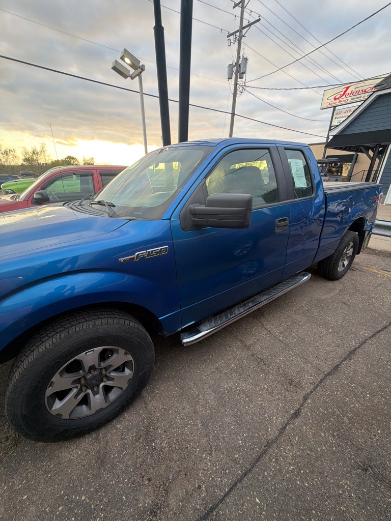 Photo 2 of this FORD F150