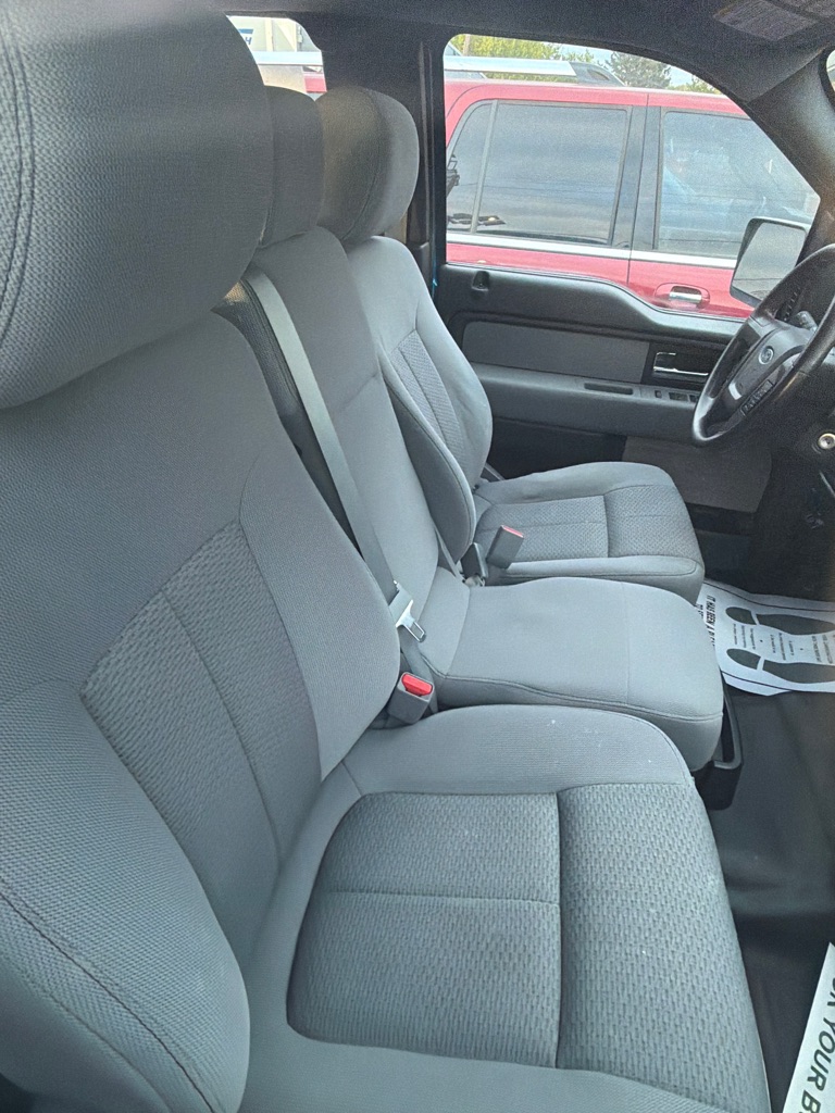 Photo 5 of this FORD F150