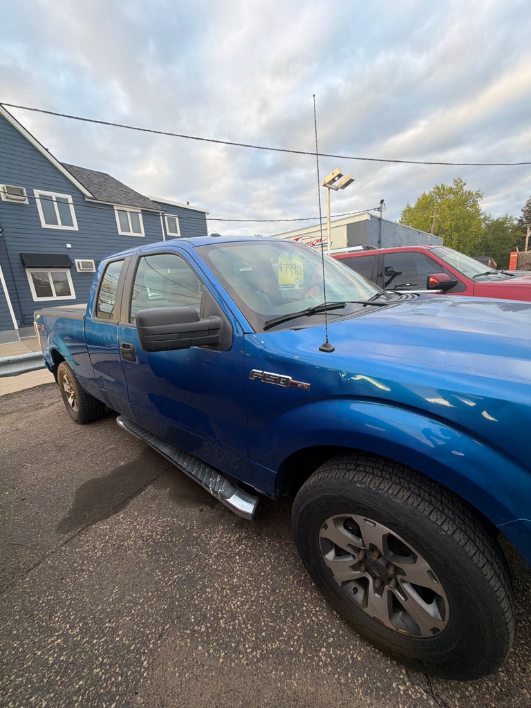 Photo 4 of this FORD F150