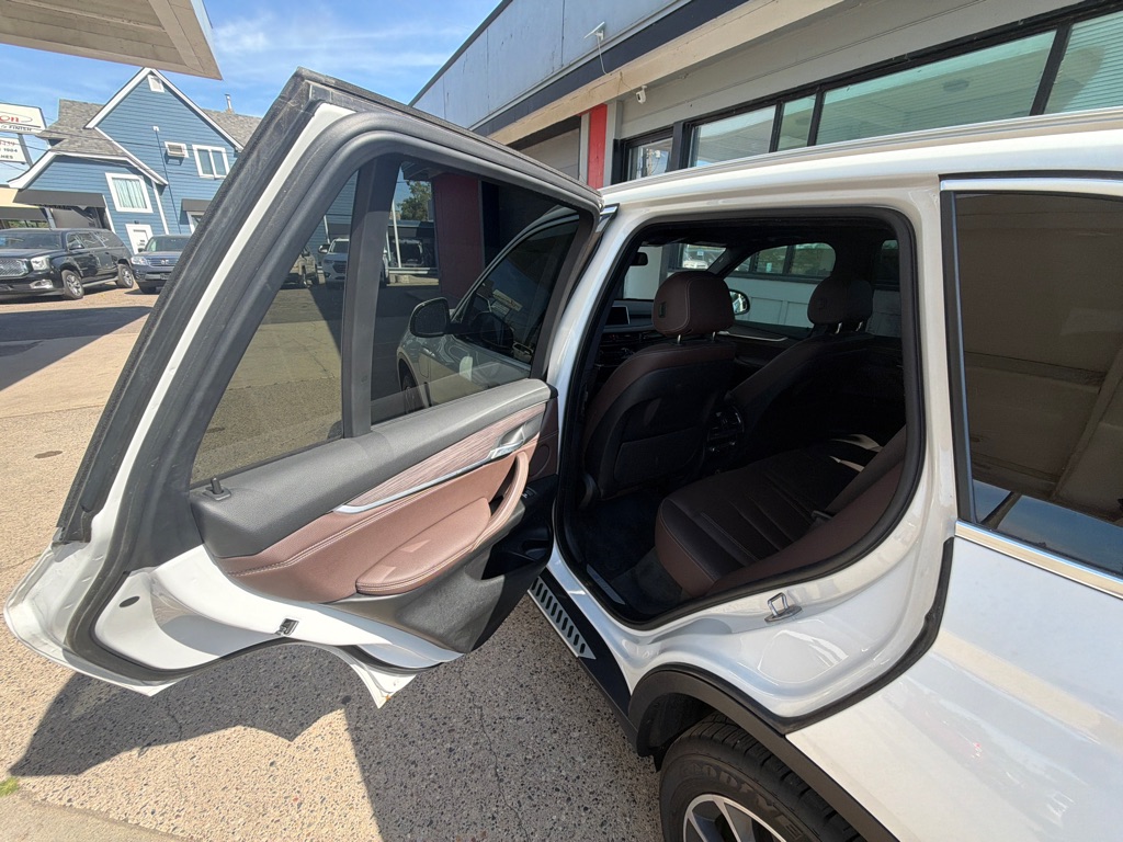 Photo 8 of this BMW X5