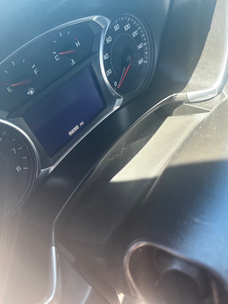 Photo 23 of this CHEVROLET EQUINOX