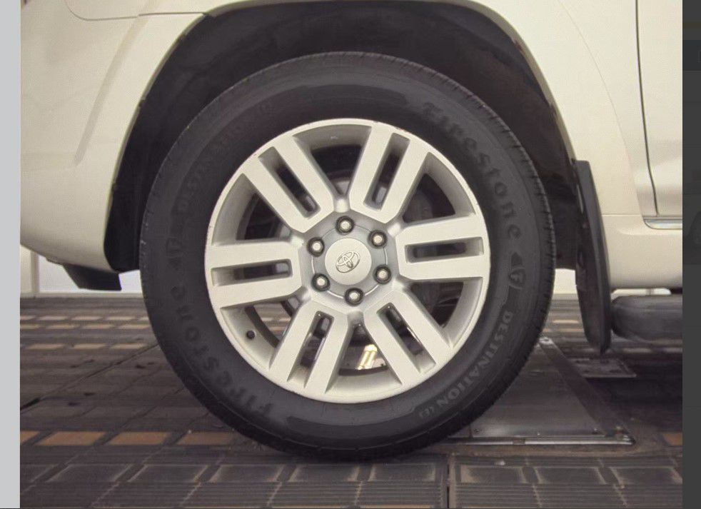 Photo 13 of this TOYOTA 4RUNNER