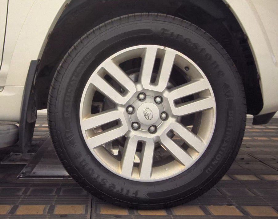 Photo 14 of this TOYOTA 4RUNNER