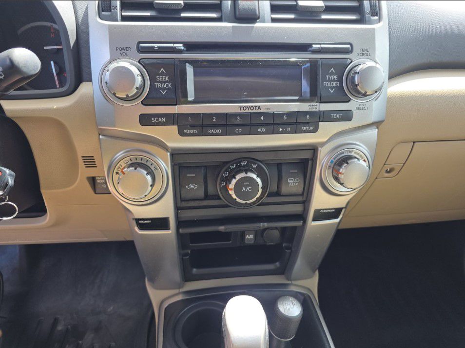 Photo 7 of this TOYOTA 4RUNNER