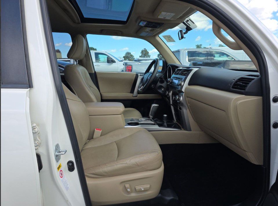 Photo 4 of this TOYOTA 4RUNNER