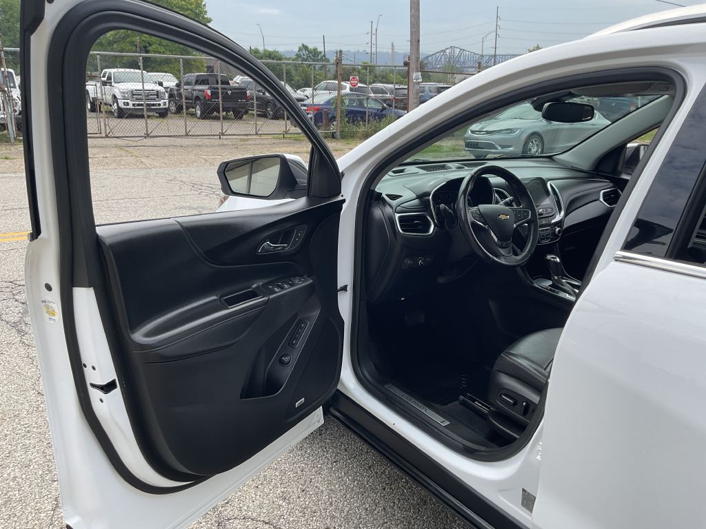 Photo 13 of this CHEVROLET EQUINOX