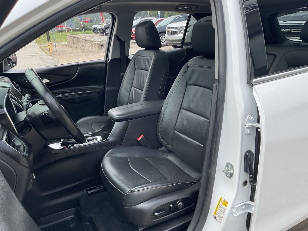 Photo 14 of this CHEVROLET EQUINOX