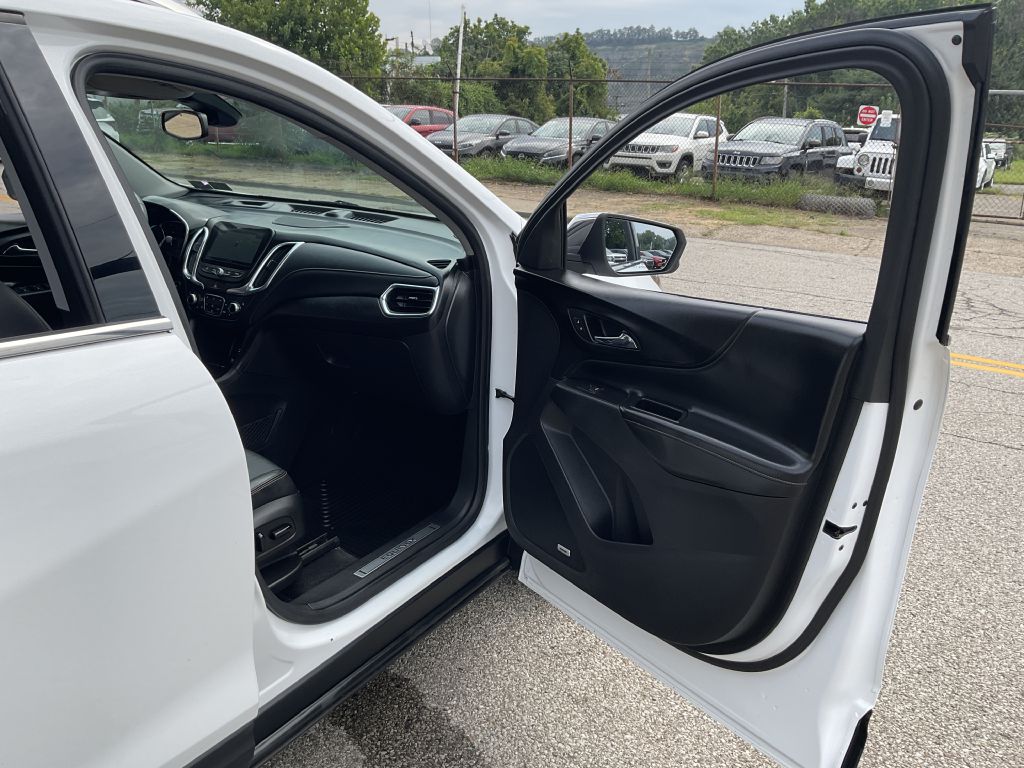 Photo 15 of this CHEVROLET EQUINOX