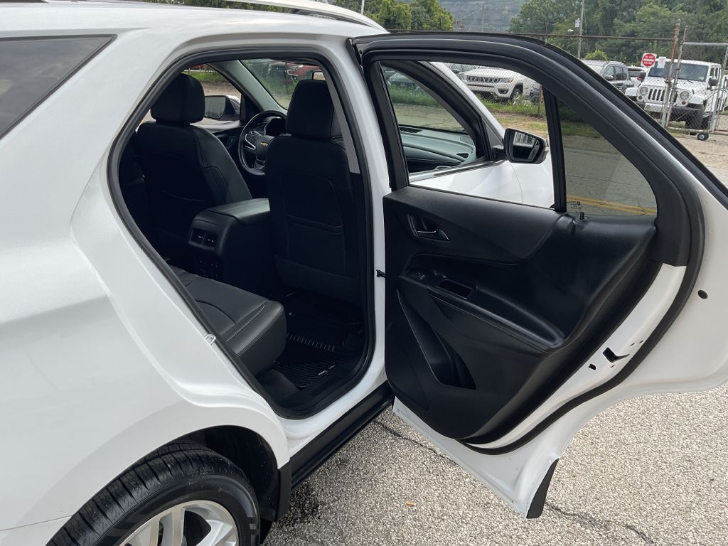 Photo 19 of this CHEVROLET EQUINOX