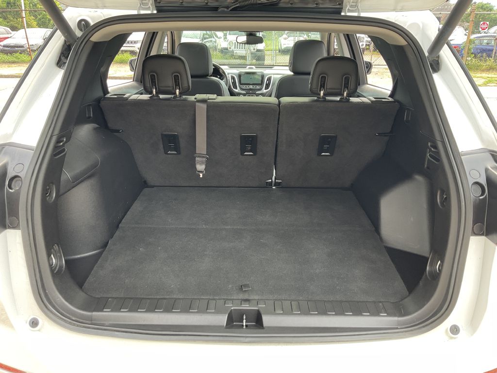 Photo 22 of this CHEVROLET EQUINOX