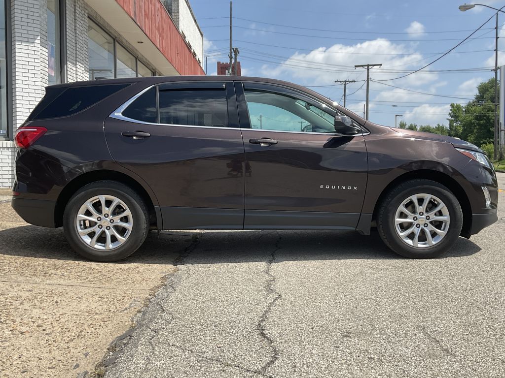 Photo 2 of this CHEVROLET EQUINOX