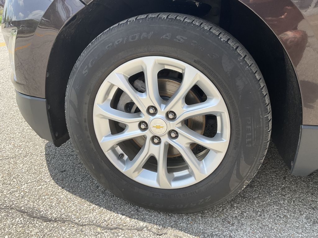 Photo 9 of this CHEVROLET EQUINOX