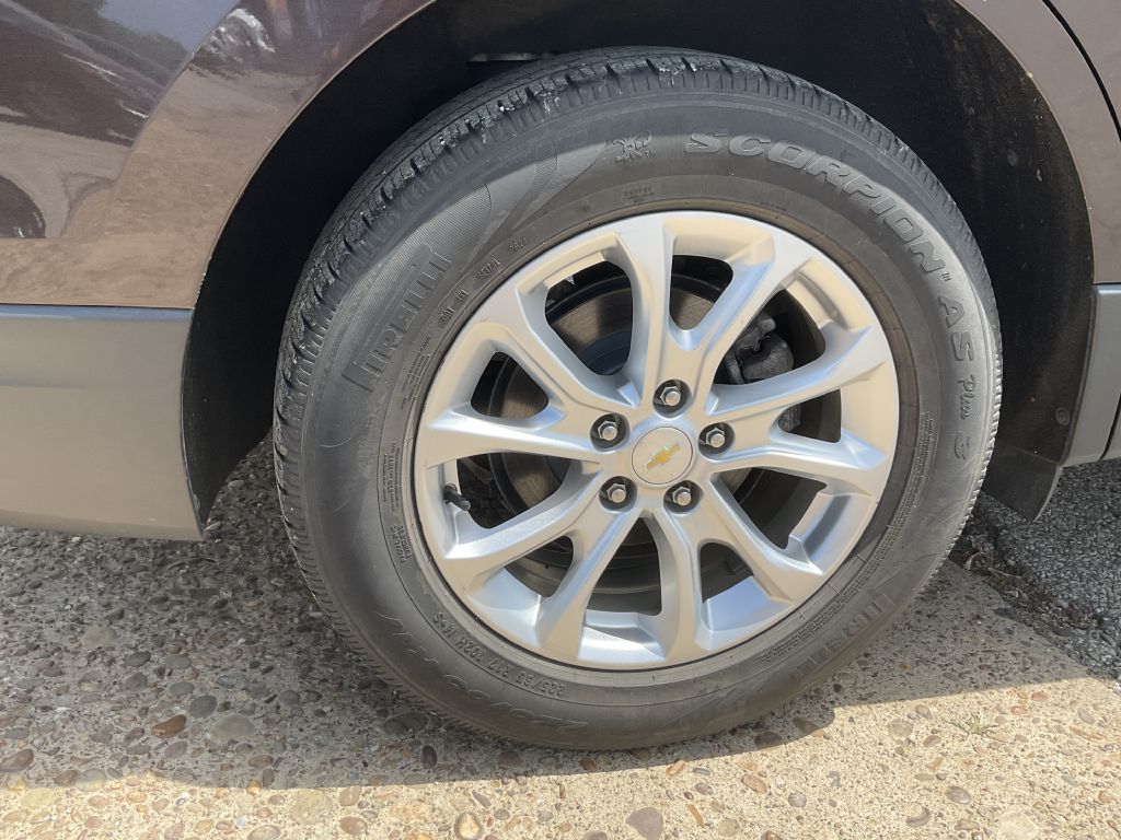 Photo 11 of this CHEVROLET EQUINOX