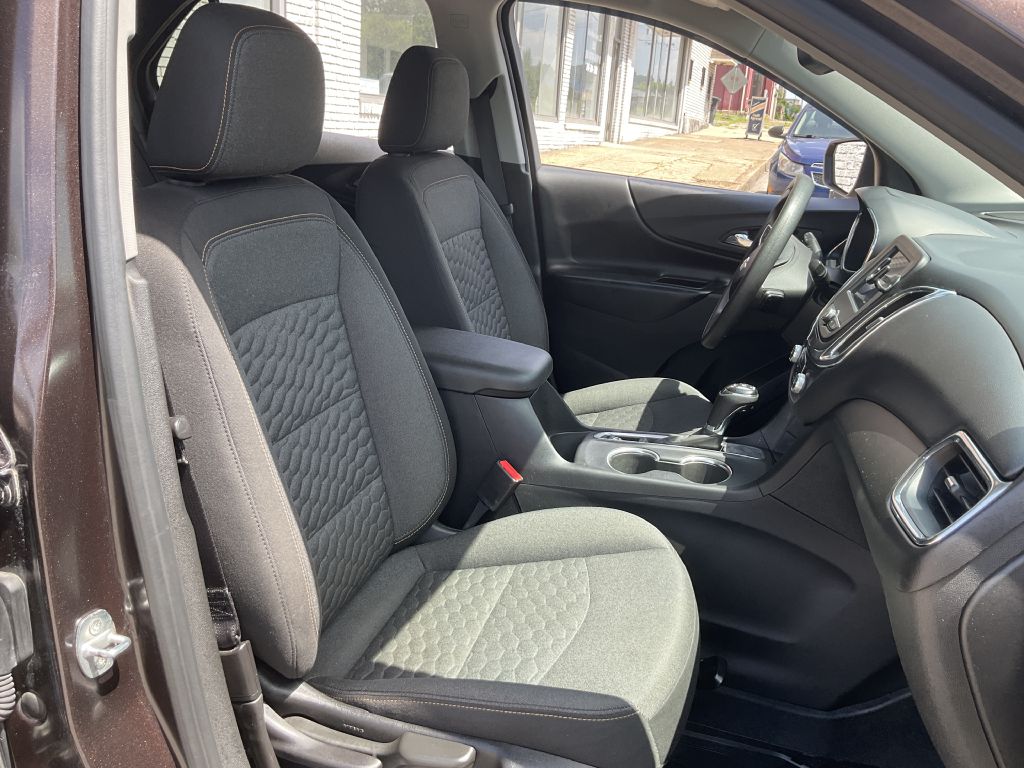 Photo 16 of this CHEVROLET EQUINOX