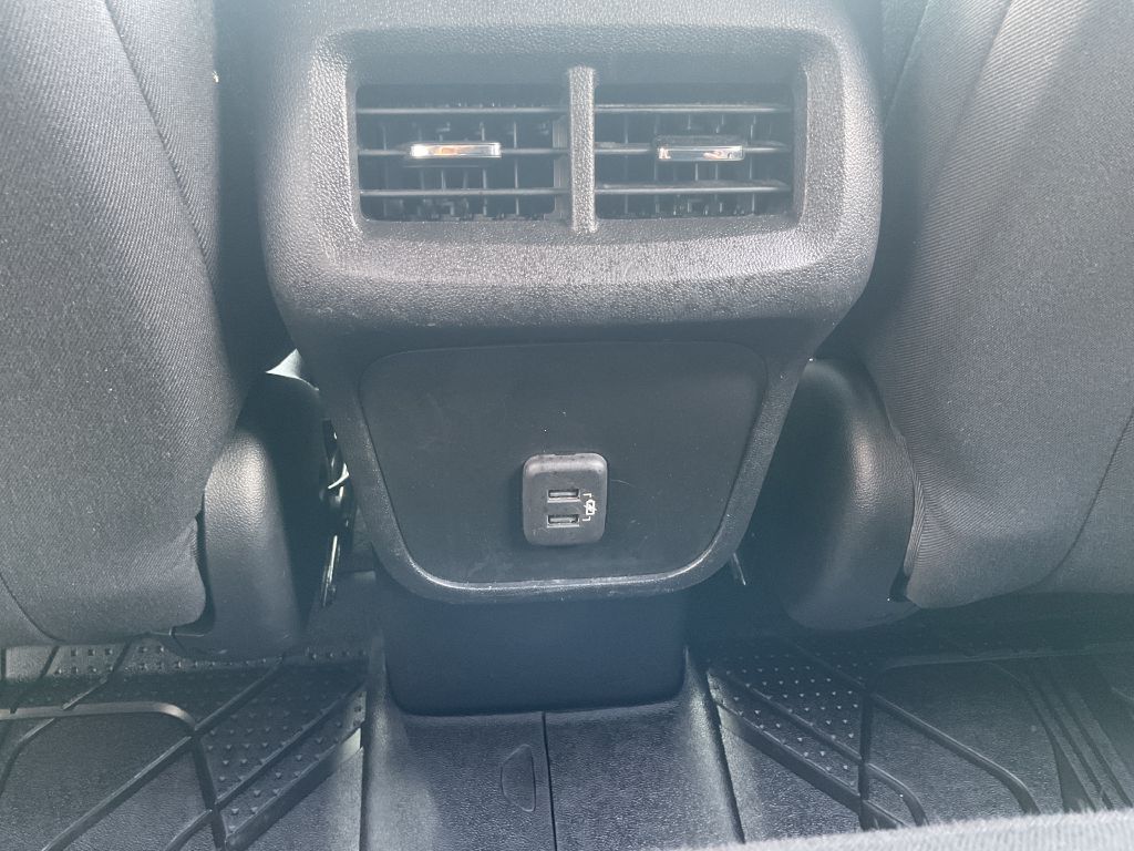 Photo 22 of this CHEVROLET EQUINOX