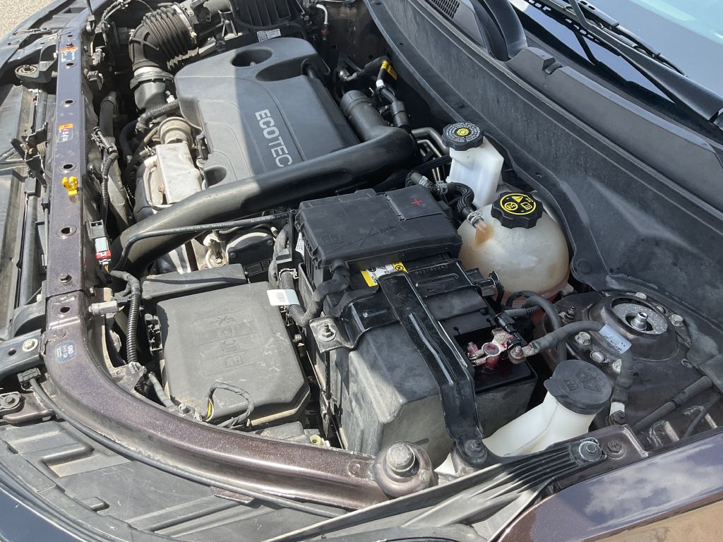 Photo 29 of this CHEVROLET EQUINOX