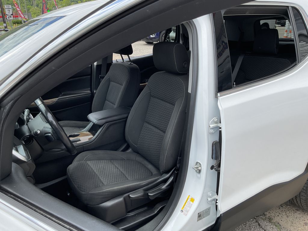 Photo 14 of this GMC ACADIA