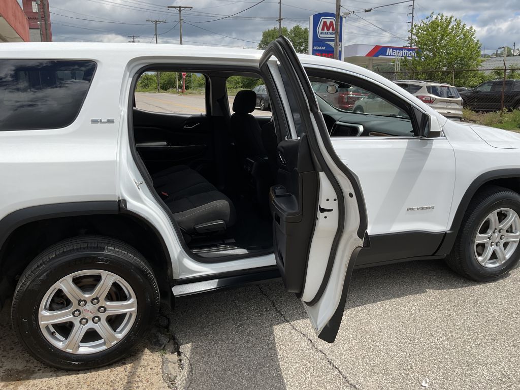 Photo 22 of this GMC ACADIA