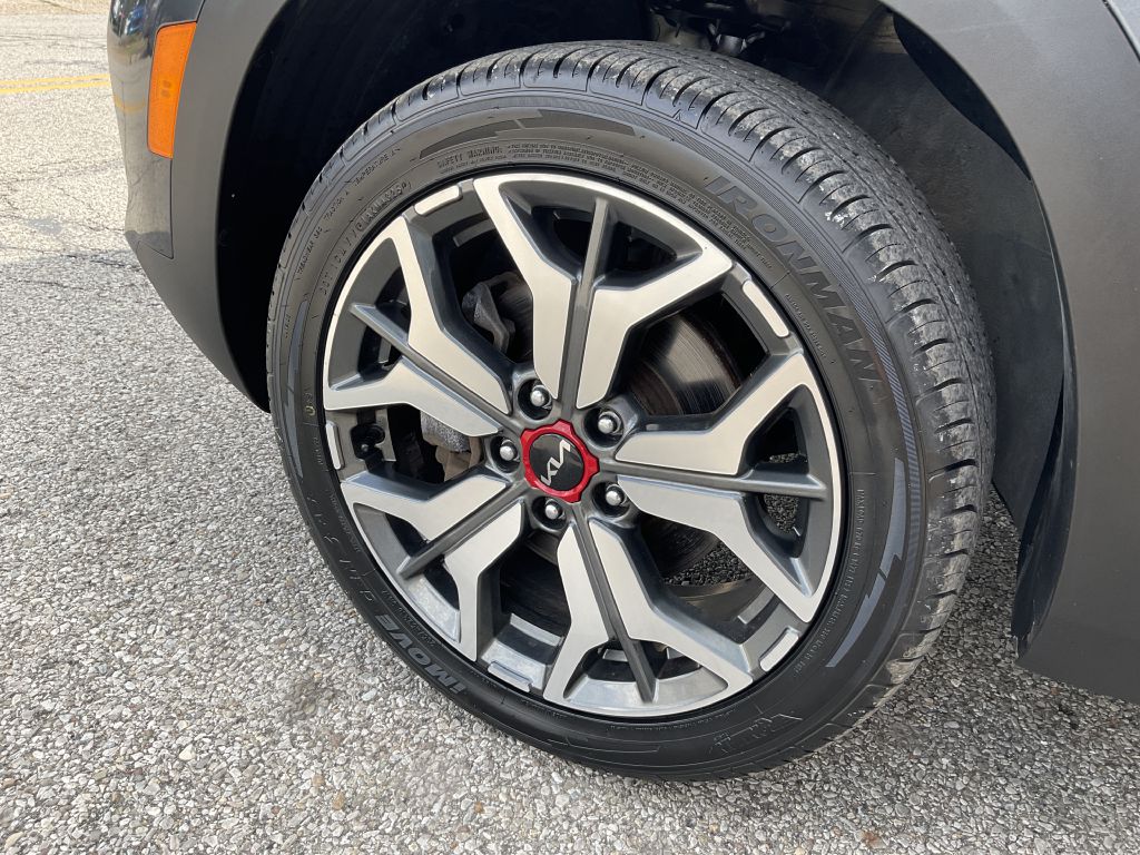 Photo 9 of this KIA SELTOS