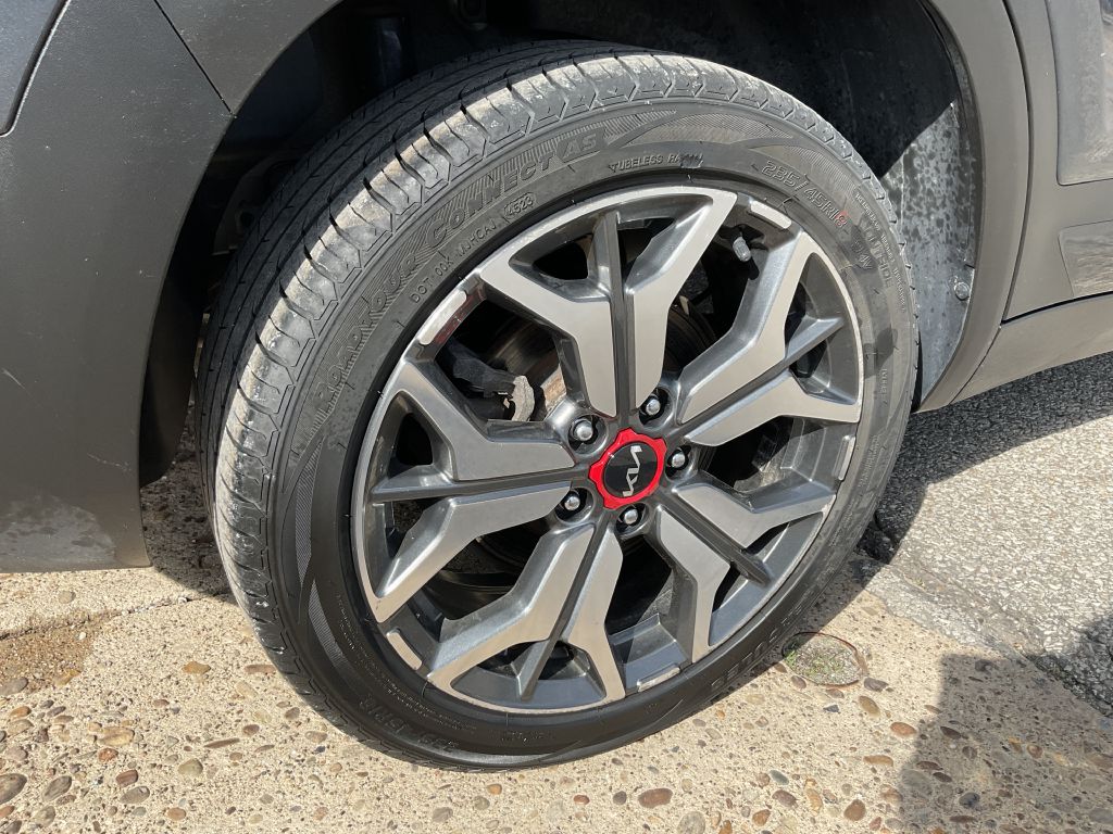 Photo 11 of this KIA SELTOS