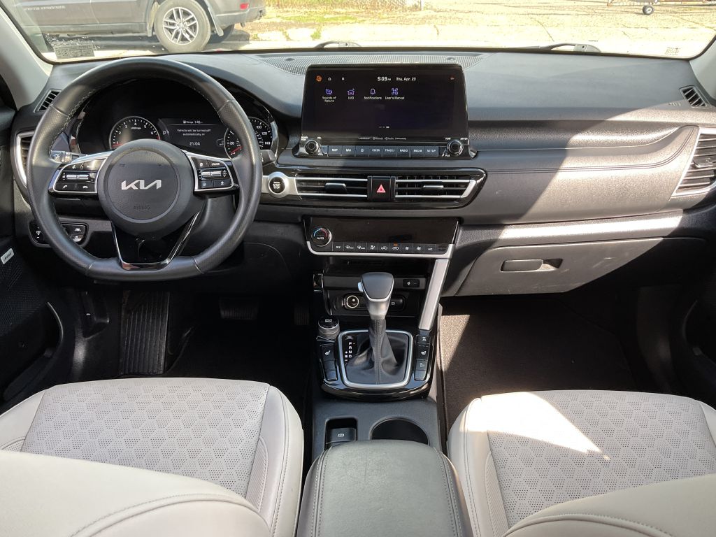 Photo 23 of this KIA SELTOS