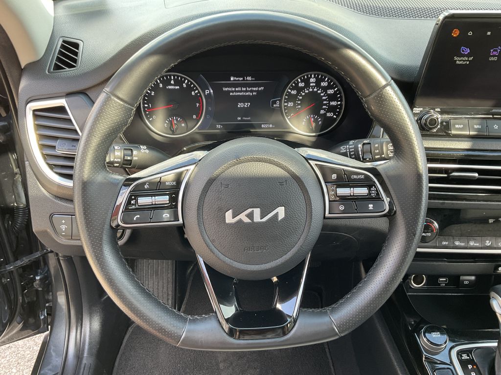Photo 24 of this KIA SELTOS
