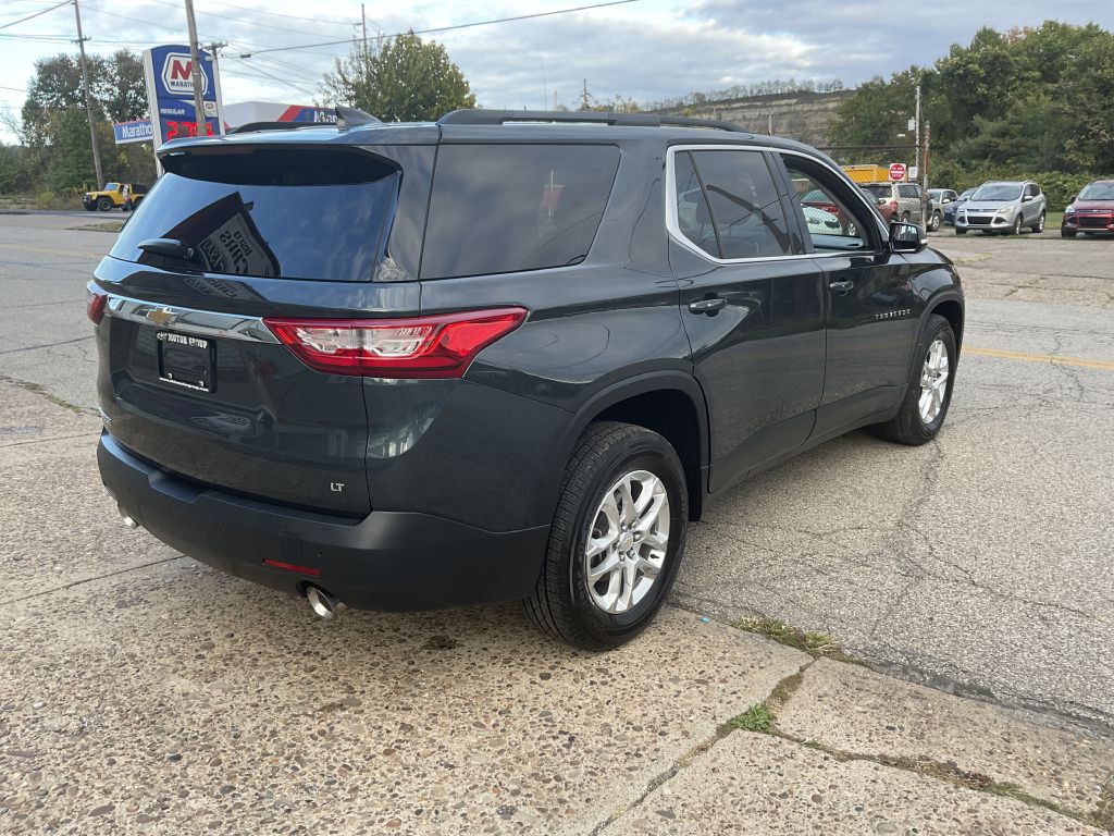 Photo 3 of this CHEVROLET TRAVERSE