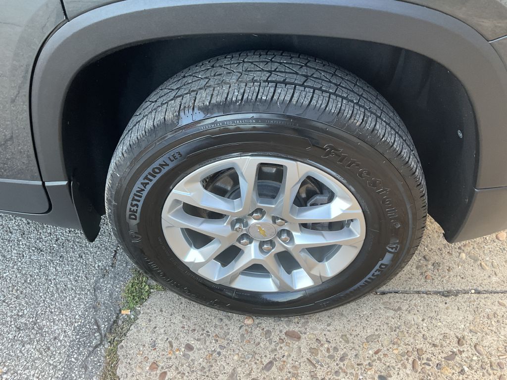 Photo 10 of this CHEVROLET TRAVERSE