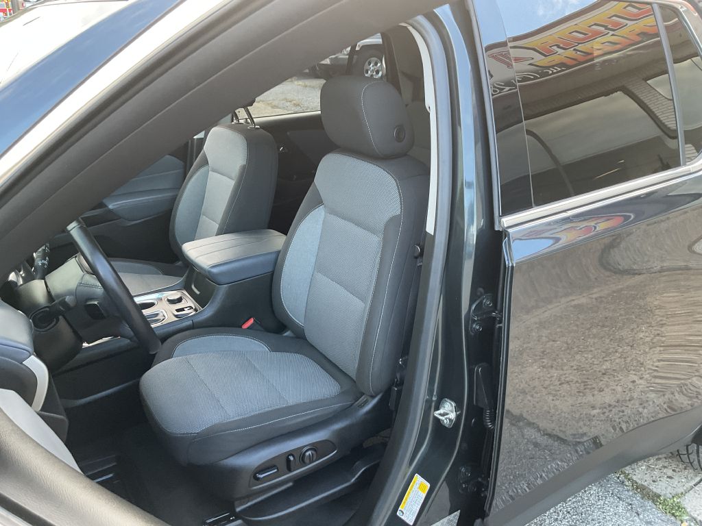 Photo 14 of this CHEVROLET TRAVERSE