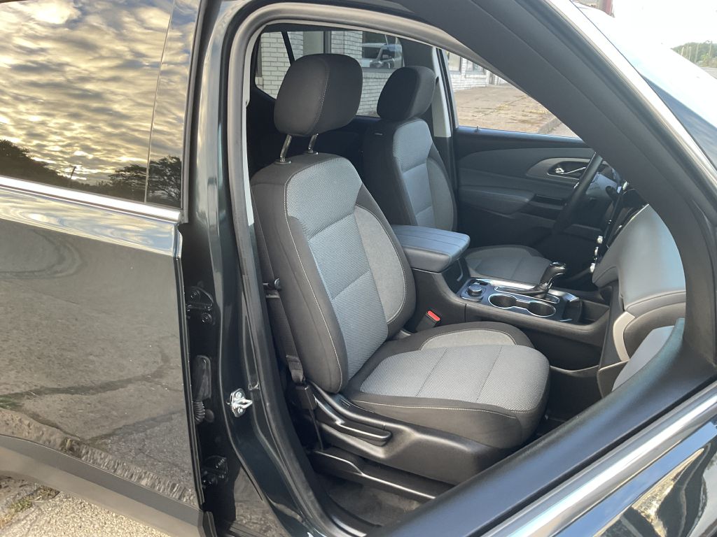 Photo 17 of this CHEVROLET TRAVERSE