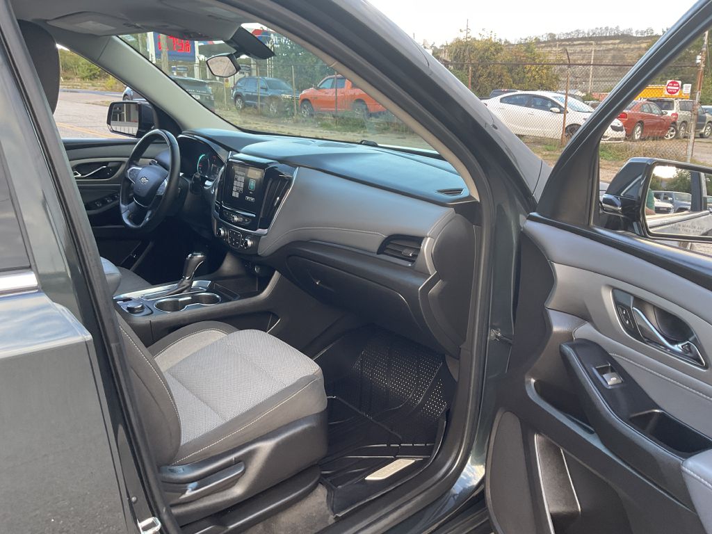 Photo 18 of this CHEVROLET TRAVERSE