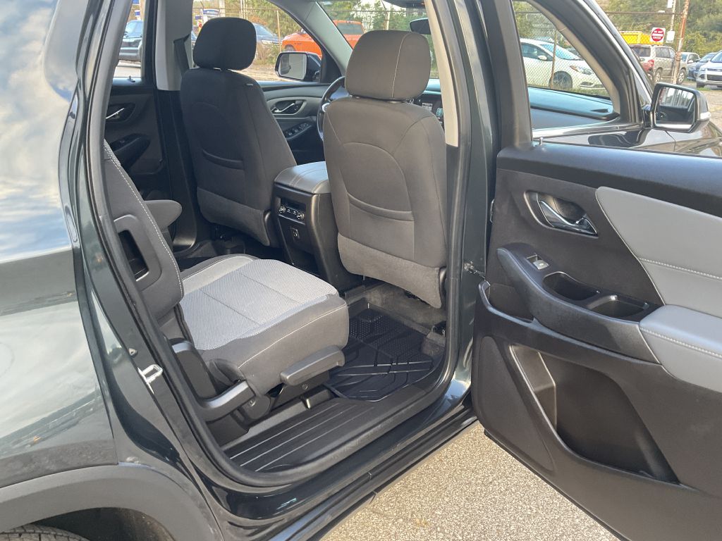 Photo 25 of this CHEVROLET TRAVERSE