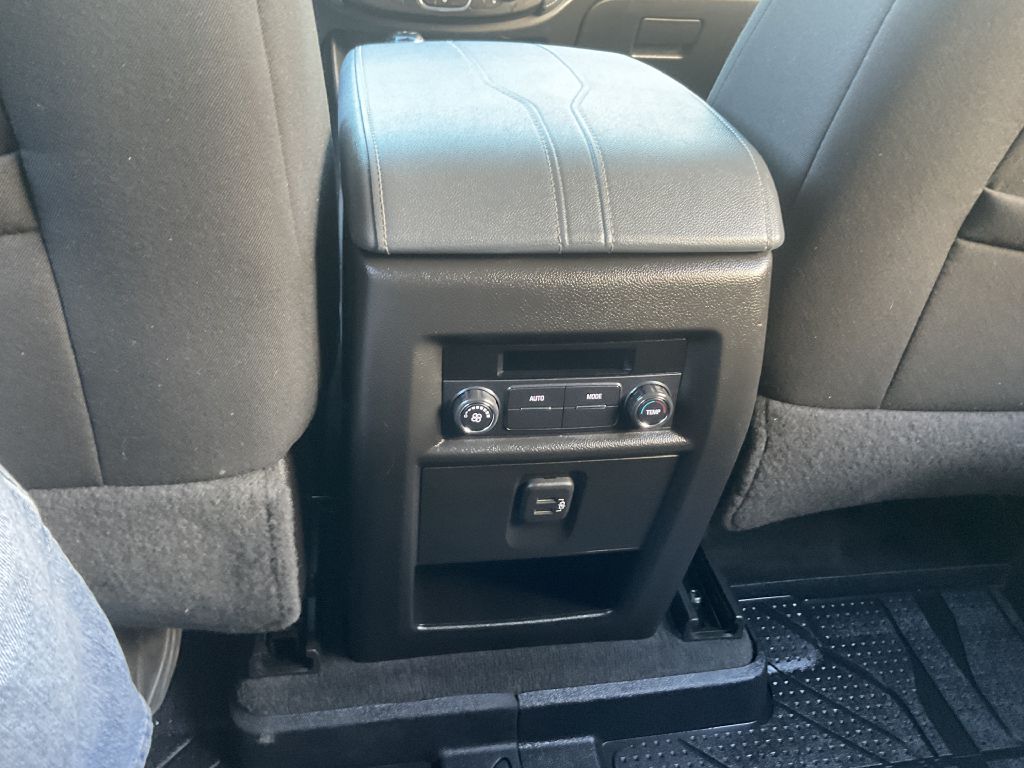 Photo 32 of this CHEVROLET TRAVERSE