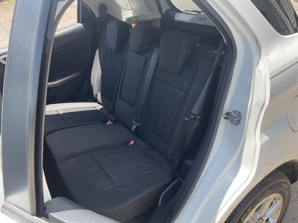 Photo 20 of this FORD ECOSPORT